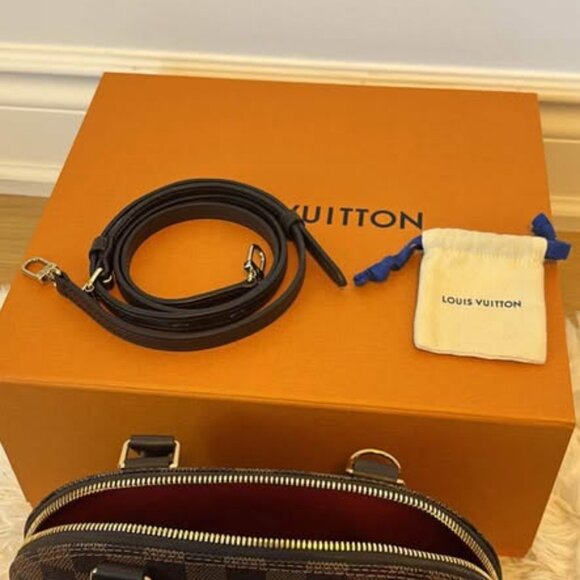 LV Bag - Picture 3 of 3